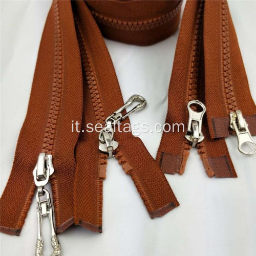 Stivali corti neri con zip sul tallone